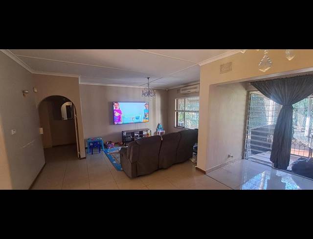 2 BEDROOM PROPERTY TO RENT IN BEREA WEST